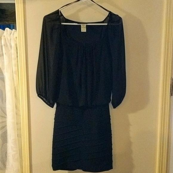 Dress - Picture 1 of 3